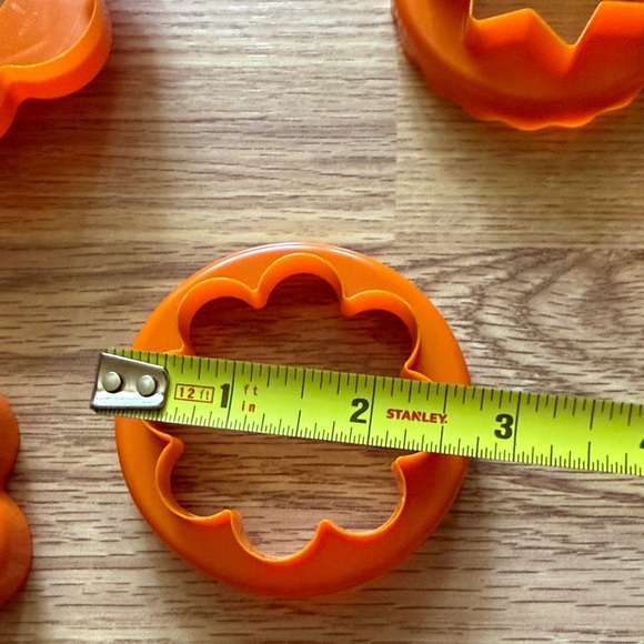 Festive Cookie Cutters Metal (& one plastic) - Picture 12 of 16